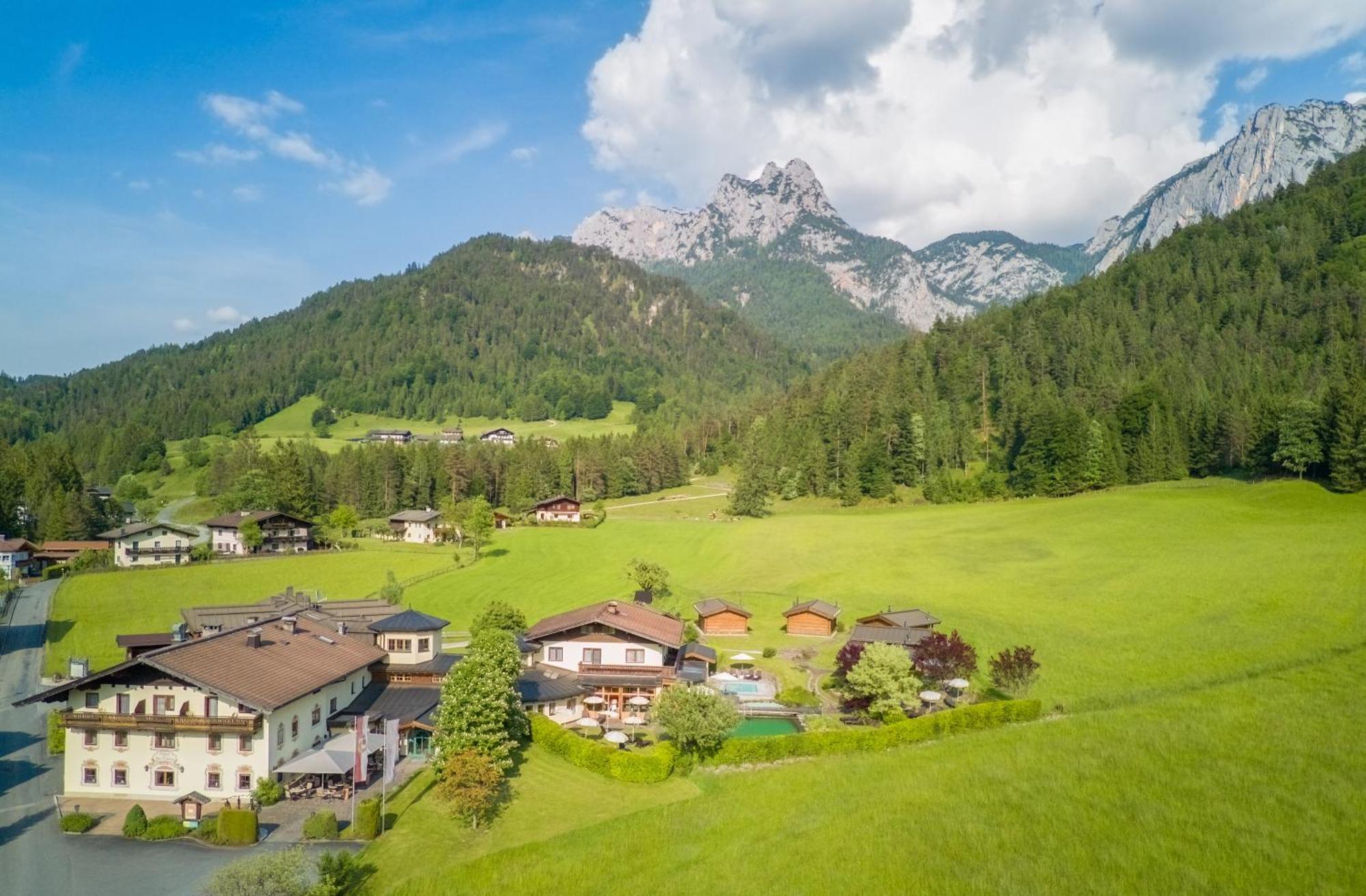 Hotel Vitaloase Zu Den Drei Bruedern ウンケン エクステリア 写真
