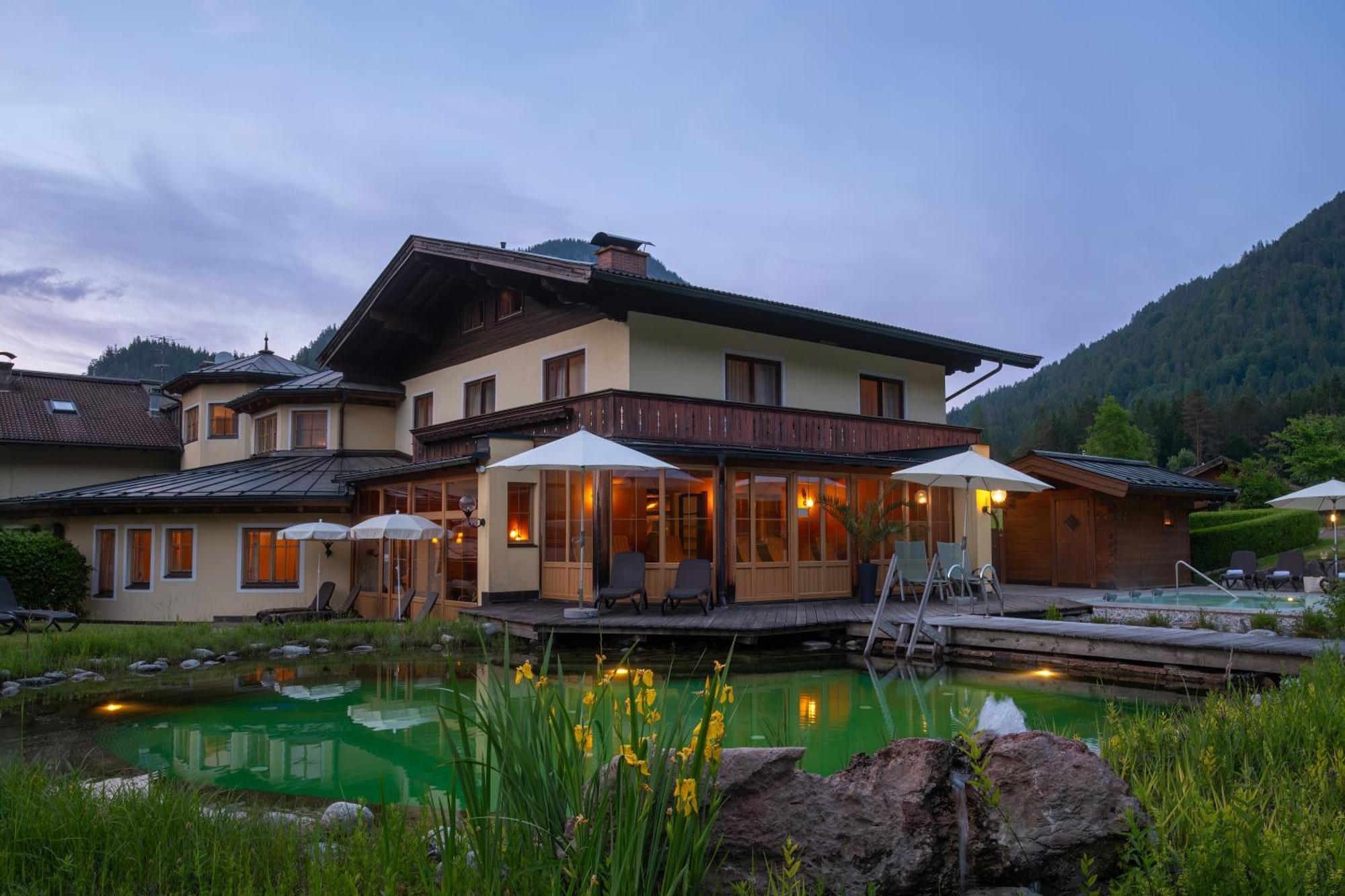 Hotel Vitaloase Zu Den Drei Bruedern ウンケン エクステリア 写真