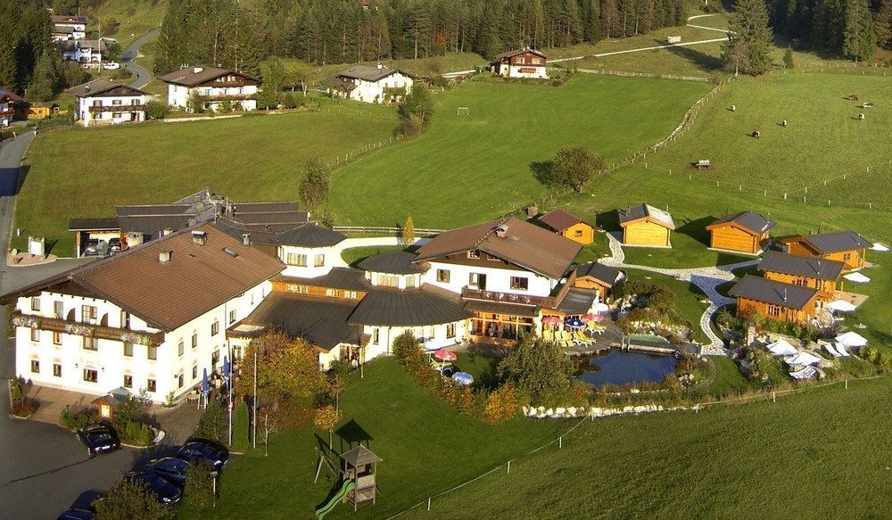Hotel Vitaloase Zu Den Drei Bruedern ウンケン エクステリア 写真